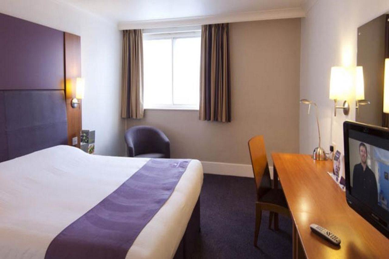 Premier Inn Leek Town Centre Luaran gambar